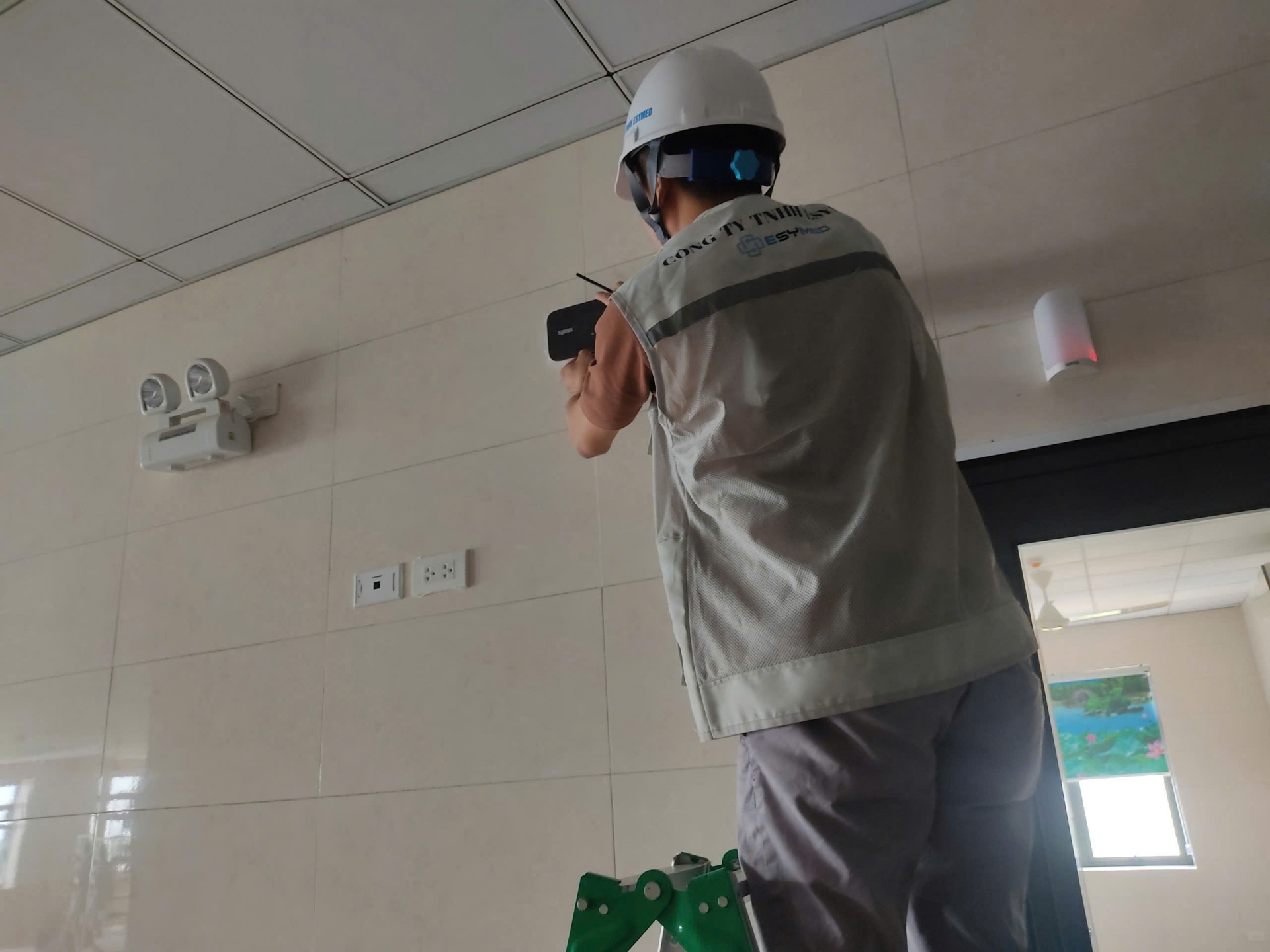 quy trình thi công hệ thống báo gọi y tá