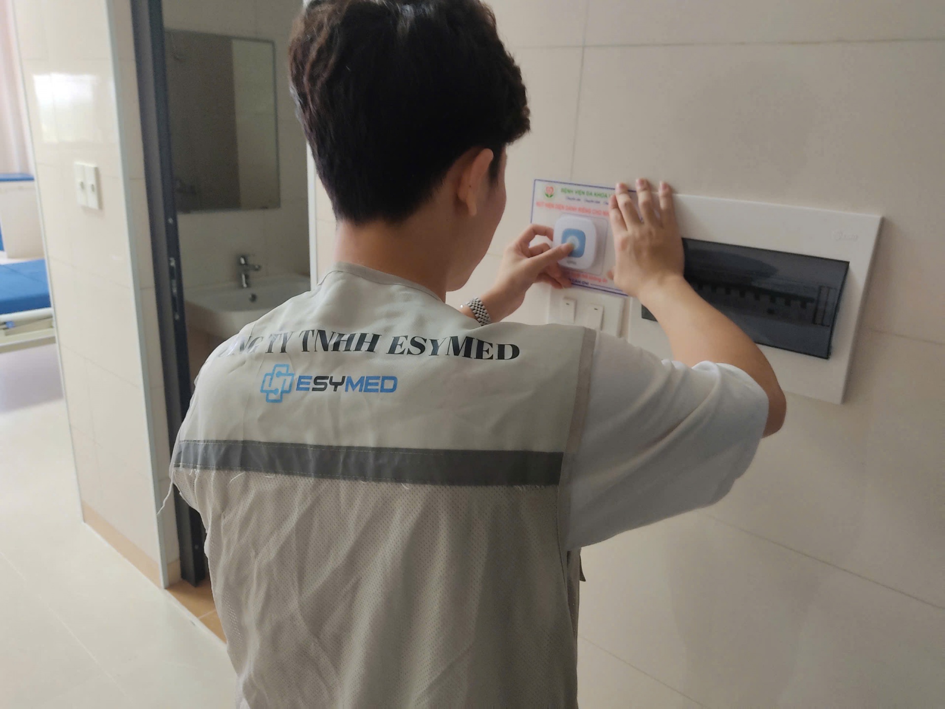 thi công hệ thống báo gọi y tá